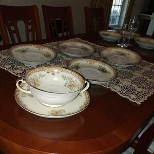 Hand Painted Meito china dinnerware in the MEI138 pattern 5 dessert plate 1 soup